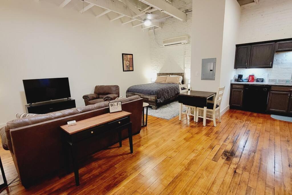 Comfortable Studio Loft In Historic Building 林奇堡 外观 照片